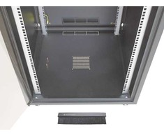 EFB 19 colių tinklo spintelė OFFICE SERIES 15U 600X600 RAL7035 pilka IP20 pilnai surinkta ir išardyta stikliniu priekiu 38 kg keliamoji galia