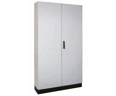 Eti Polam 001325104 Tuščias metalinis atskirai pastatomas korpusas IP55 I klasė RAL7035 (1050x1850x300) su 100 mm cokoliu HXS300 4-12 PH1 001325104