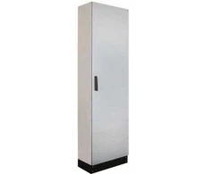 Eti Polam 001325502 Atskirai pastatomas metalinis korpusas su montavimo plokšte IP65 I klasė RAL7035 (550x1850x300) su 100 mm cokoliu HXS300 2-12 PH1V1 001325502