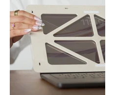 Filtras MOFT BodyGuardz Raudona light Converter - folia ochronna su konwerterem światła niebieskiego do MacBook Pro 16'' 2025 M5 (BST5AMP6TC026RS)