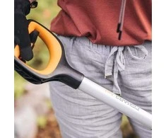 Fiskars Xact™ tiesus kastuvas