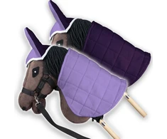 Froster Skippi apdangalas ir kepurė arkliui su muselėmis - Heather ir Plum