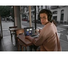 Nešiojamas kompiuteris HP EliteBook X Flip G1i 14 AI – Ultra 7 258V | 14" – 2,5K – lietimui jautrus ekranas – 120Hz | 32GB | 1TB | 5G | Win11Pro | Tamsiai mėlynas