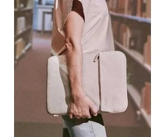 „Incase Crosstown Sleeve“ su vilnone danga – dėklas su kišene, skirtas „MacBook Pro 16“ (M4/M3/M2/M1/2024–2021) (juodas)