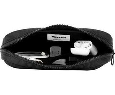 Incase Nylon Priedas Organizer - Juodas
