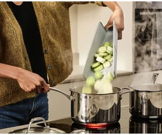 Joseph Joseph Joseph Chop2Pot Plus mėlyna sulankstoma pjaustymo lentelė