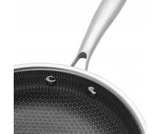 Brunbeste keptuvė PLIENINĖ KEPTUVĖ 26cm SU MEDAUS KORIO DANGteliu 5551