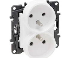 Legrand 863132 Niloe Step Lizdas maitinimo blokas dvigubas 2x2P+Z keliems rėmams, varžtiniai gnybtai, be kontaktų dangtelio balta 863132
