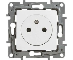Legrand NILOE vienvietis lizdas iš / į 16A IP21 su baltomis apertūra - 664737