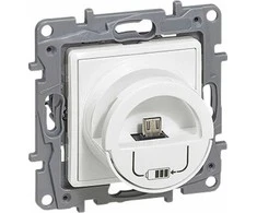 Legrand Niloe / Niloe Selection USB įkroviklis 764596 micro USB įkrovimo stotelė + USB tipas A 2400mA balta