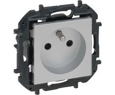 Legrand „Niloe Step“ lizdas 2p+su, automatiniai spaustukai, su sklende - aliuminio spalva 863333B
