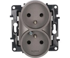 Legrand Niloe Step Power lizdas dviviesiems 2x2P + Z kadrams, sraigtiniams terminalams, su plienine kontaktine diafragma 86343434