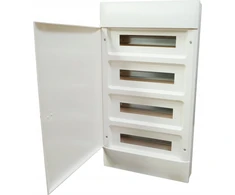 Legrand PRACTIBOX S modulinė paviršiuje montuojama skirstomoji plokštė 4x18 baltos durys 137429