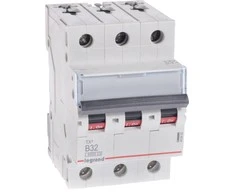 VAROMASIS JUNGIKLIS LE-403405 TRIFAZIS 32 A B TIPAS LEGRAND