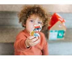 Lilliputiens „Lilliputians Fox Burglar“ medinis manipuliacinis namas su pilimis