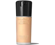MAC Makiažo pagrindas „Studio Radiance“ serumu papildytas pagrindas 30 ml (NC14.5)
