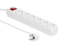 Maitinimo kabelis MicroConnect Microconnect ADC13 skirstytuvas 1,5 m 6 x tinklo lizdai Vidinis Baltas