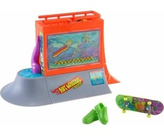 Mattel Hot Wheels Skate Skatepark + riedlentė HGT93