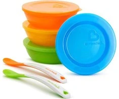MUNCHKIN dubenėlių su dangteliais rinkinys ir du šaukšteliai LOVE A BOWL