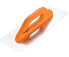 Neo Tools Mentelė su dantukais 380 x 128 mm, dantis 10 x 10 x 10 mm, medinė rankena