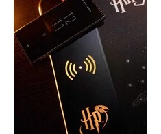 „Numskull Harry Potter“ – didelis žaidimų kilimėlis ir mobiliojo telefono įkroviklis