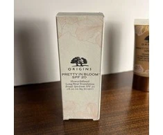 „Origins Pretty In Bloom“ ilgai išliekantis kreminis makiažo pagrindas „710 Very Deep Cool SPF 20“, 30 ml