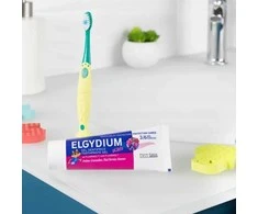 OTC ELGYDIUM VAIKŲ DANTŲ PASTA raudona