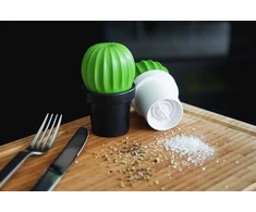 Prieskonių malūnėlis Qualy Młynek do soli lub pieprzu Tasty Cactus juoda-žalia 10252-BK-GN