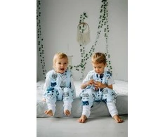 PULP BAMBOO Baby miegmaišis su 2 TOG kojinėmis - Mėlyna Cats - nuo 0,6 m iki 2,5 m