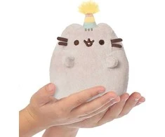 Pusheen - pliušinis talismanas gimtadienio kepurė 14 cm