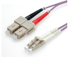 Roline fiber- optinis laidas, 50 / 125um, LC- SC, OM4, 3m, violetinė (21.15.8763)