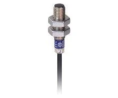 „Schneider Electric“ indukcinis jutiklis M8 2,5 mm 12–48 V DC NPN 1Z kabelis 2 m (XS608B1PAL2)