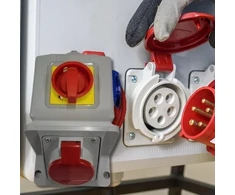 Schneider Electric Maitinimo rinkinys su lizdu 32A /5 kontaktų + lizdu 16A/250V + jungikliu ŁK 4P 0-1 IP55 617
