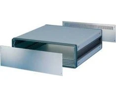 SCHROFF Galinis skydelis SCHROFF CompacPRO su ventiliuojami lizdai, 2 HU, 84 AG