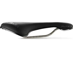 Selle Italia SYDOL SELLE ITALIA FLITE BOOST ENDURANCE SUPERFLOW L (id gegužės - L3) TI 316 Tube 7, fibratek, juodas (NAUJAS)