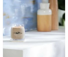 Yankee Candle Aromatinė žvakė Signature glass medium Amber - Sandalwood 368 g