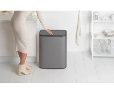 Šiukšliadėžė Brabantia atliekų rūšiavimui su mygtuku ruda