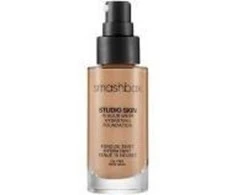 „Smashbox Studio Skin“ skystas makiažo pagrindas, vidutinio dydžio, su šiltu auksiniu atspalviu, 30 ml