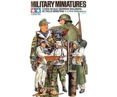 Tamiya Vokiečių kareiviai lauko pasitarime 1/35 figūrėlių rinkinys 35212