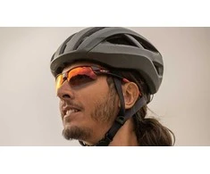 TIFOSI Akiniai TIFOSI CRIT CLARION FOTOTEC juodai raudona (3 vnt. 14,7 % Clarion raudona, 41,4 % AC raudona, 95,6 % skaidrus) (NAUJA)