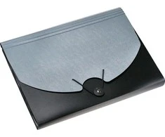 Titanum A4 aplankas su 13 juodų ir pilkų kamerų gumine juosta