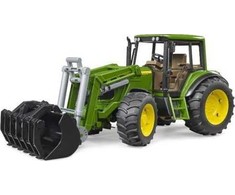 John Deere 6920 traktorius su krautuvu BRUDER