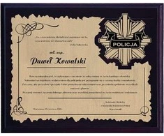 Tryumf Plastikiniai diplomai su laminatu Graviruoti
