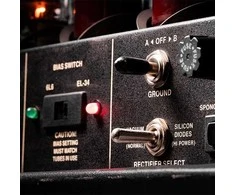 Universal Audio UA – UAFX Knuckles 92 Rev F dvigubo įrašo stiprintuvas
