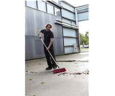 Vikan Gatvės šluota su sriegiu rankenai, 540 mm, standi, medinė