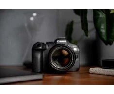 Voigtlander „Nokton 75mm f/1.5“ objektyvas, skirtas „Canon RF“