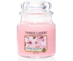Yankee Candle Vyšnių žiedų kvapioji žvakė