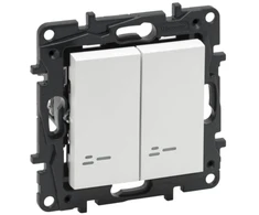 2 klavišų perjungiklis Legrand Niloe Step 863118 (baltas, LED indikacija)