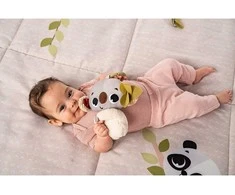 Tiny Love Minkštas žaislas Barškantis koalos pakabukas kūdikiams