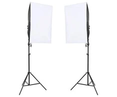 Fotostudijos rinkinys su apšvietimo rinkiniu ir fonu